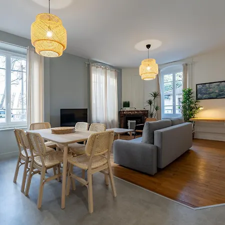 Apartment Le Cocon Urbain Maison, 6 Personnes, Avec Parking Proche Tram Et Metro