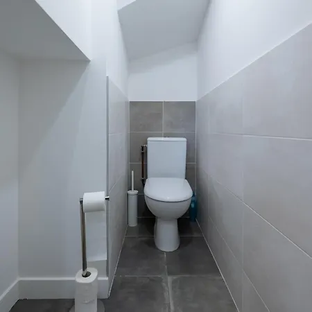 Le Cocon Urbain Maison, 6 Personnes, Avec Parking Proche Tram Et Metro *