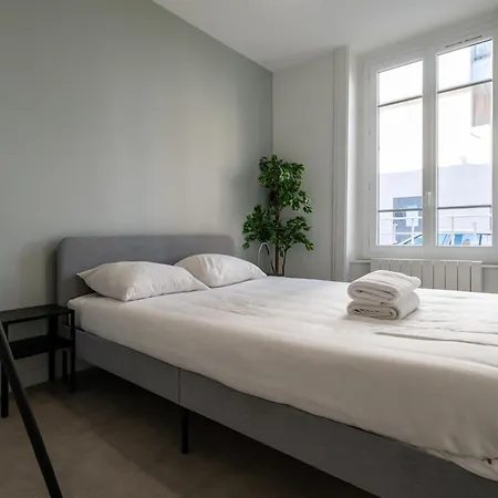 Apartment Le Cocon Urbain Maison, 6 Personnes, Avec Parking Proche Tram Et Metro Villeurbanne