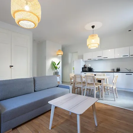 Le Cocon Urbain Maison, 6 Personnes, Avec Parking Proche Tram Et Metro * Villeurbanne