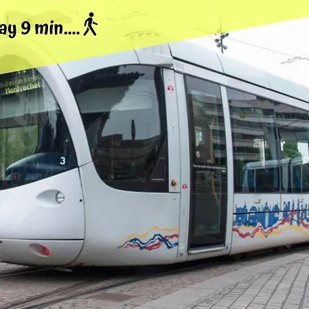 Le Cocon Urbain Maison, 6 Personnes, Avec Parking Proche Tram Et Metro Apartment